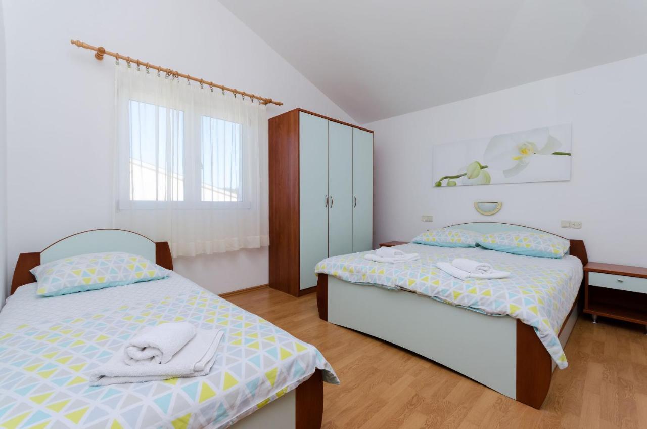Apartments Marija P Lopar Zewnętrze zdjęcie