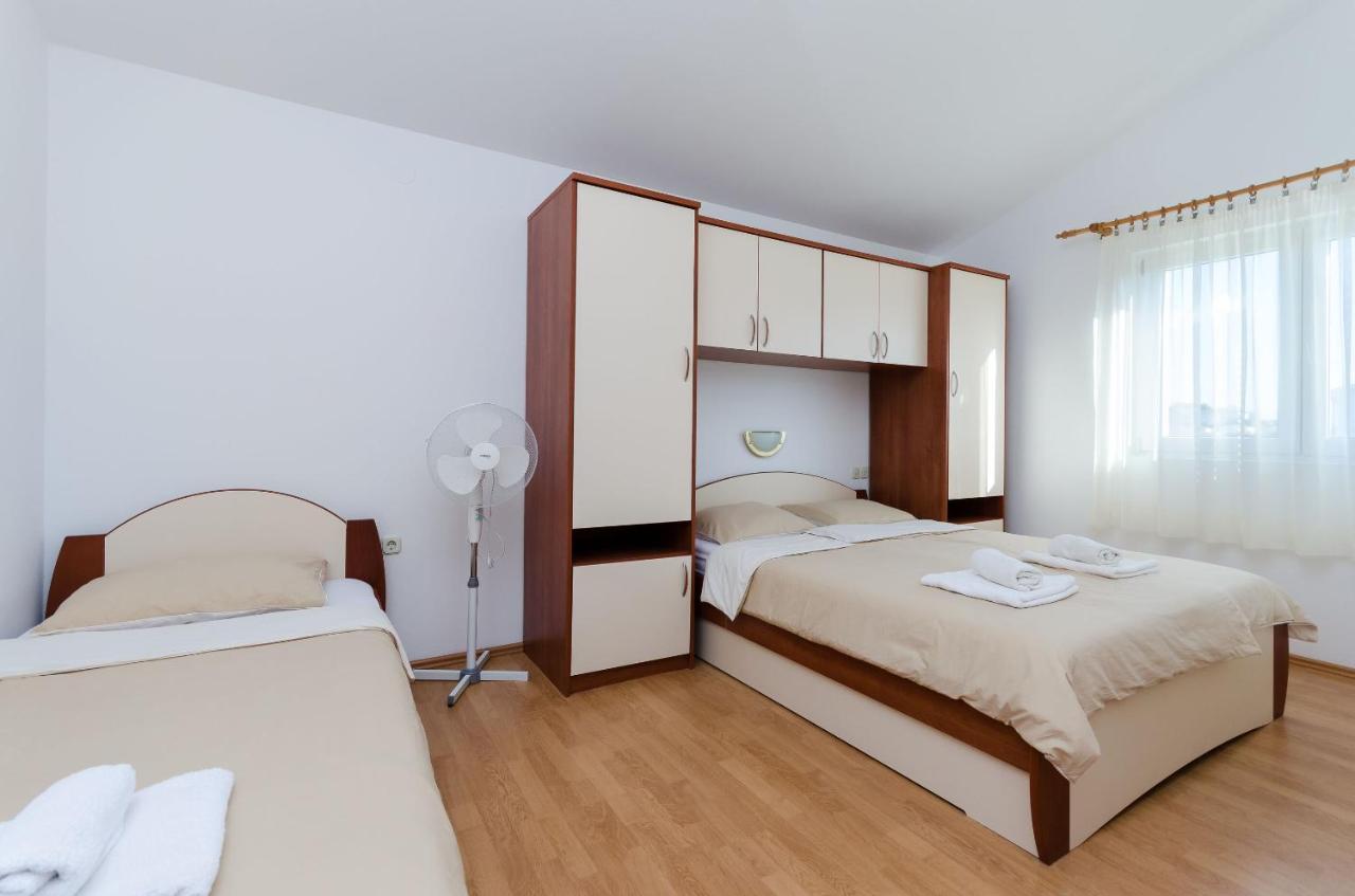 Apartments Marija P Lopar Zewnętrze zdjęcie